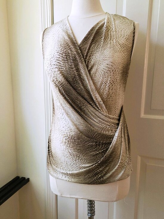 Jones New York Tops - Jones New York sz S-M Soft Rayon Multi-Faux Wrap Animal Print Top Blouse Top New
